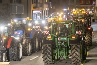 Les paysans réitèrent en 2025 leurs revendications proclamées lors du mouvement de protestation entamé en 2024. KEYSTONE/URS FLUEELER